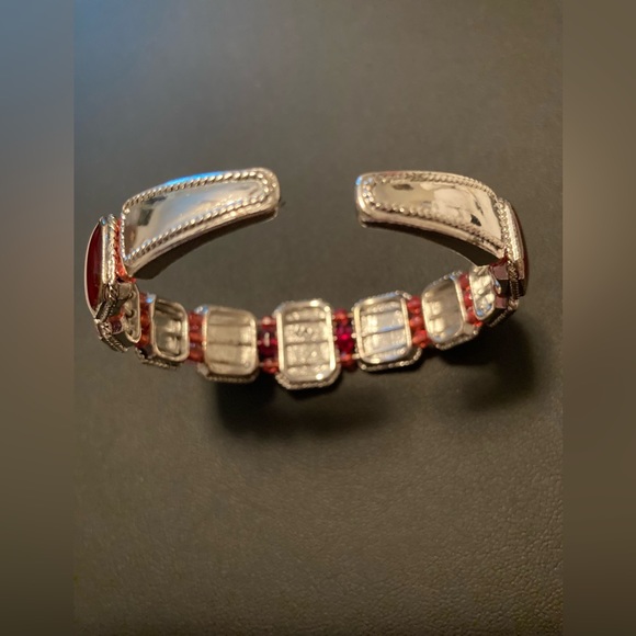 Liz Claiborne Women’s Silver Tone Flex Cuff Bracelet O/S.  Marked LC - Picture 3 of 5